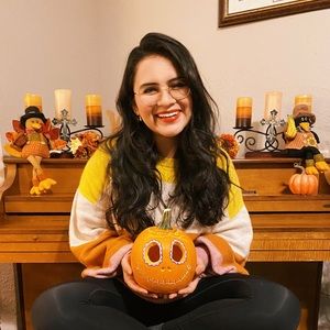 Meet your Posher, Valeria